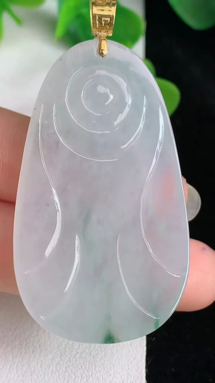 天然A货翡翠飘花大日如来吊坠，尺寸49-29-6.3，重量:19.23g
5月24日