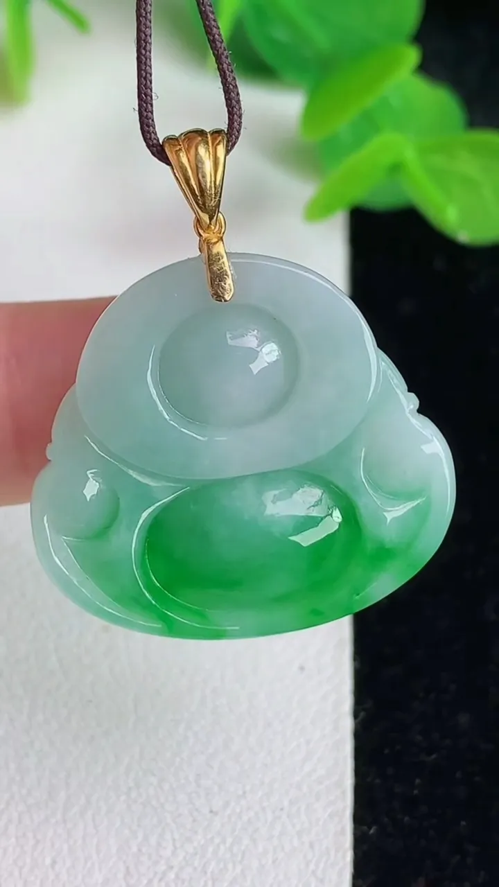 天然A货翡翠佛公吊坠，尺寸23.2-26-7.8，重量:8.03g
5月24日