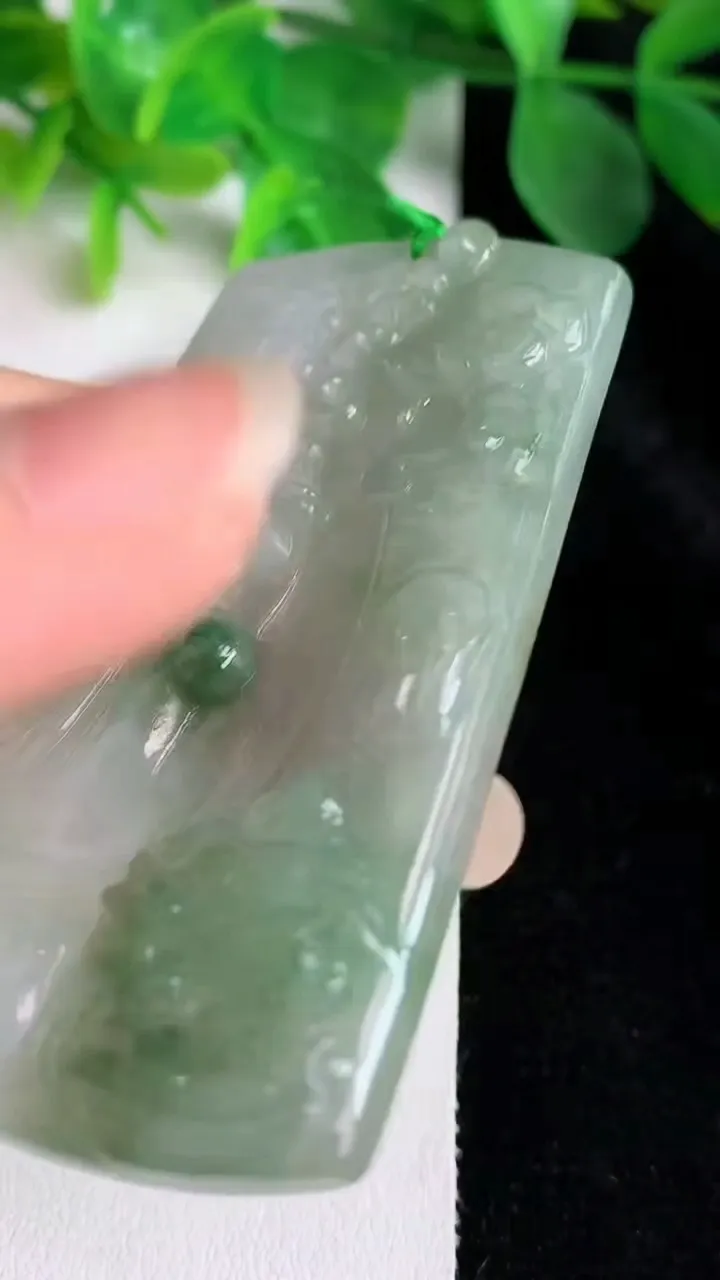 天然A货翡翠文殊菩萨吊坠，尺寸67.8-40-5.2，重量:37.41g
5月24日