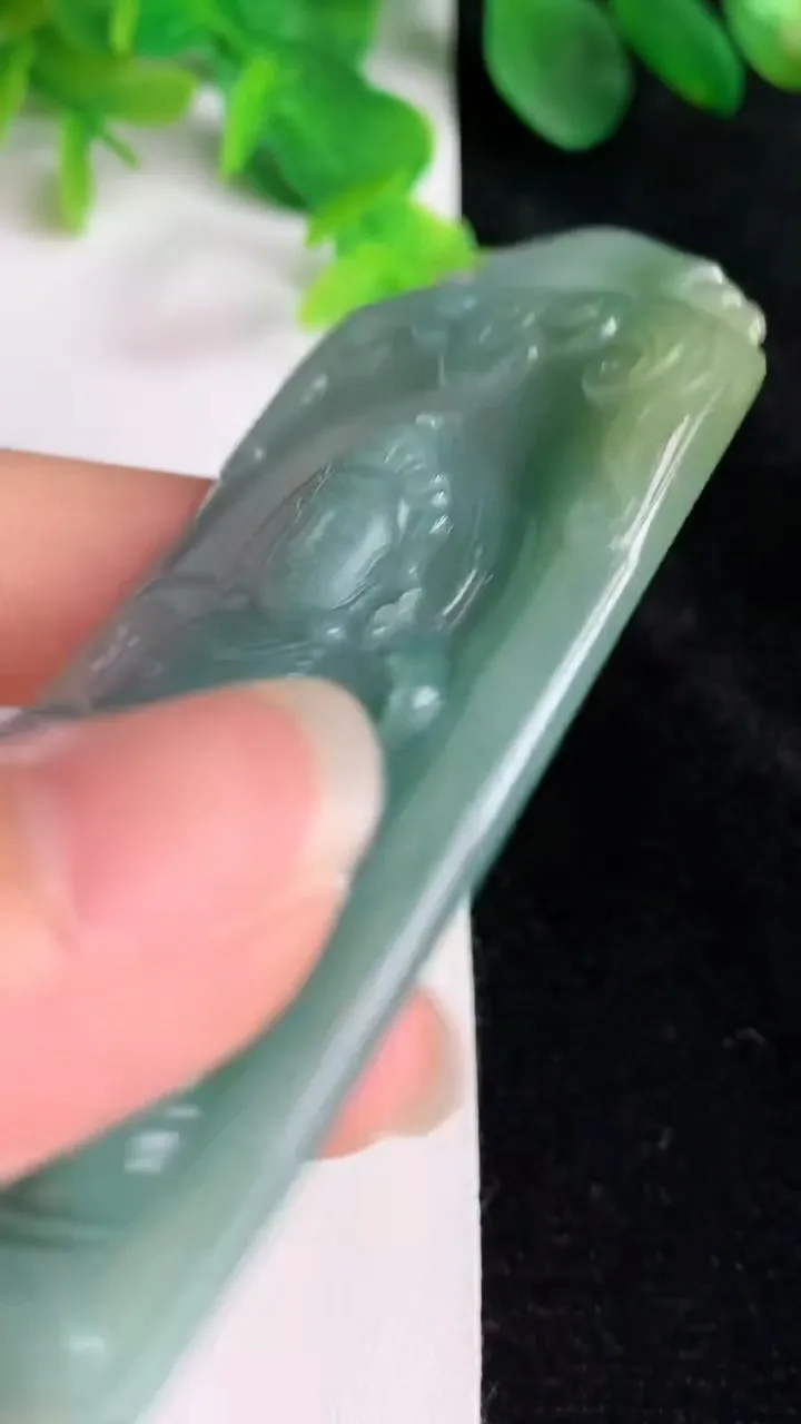 天然A货翡翠蓝水度母吊坠，尺寸76.7-38.3-7，重:35.42g
5月24日