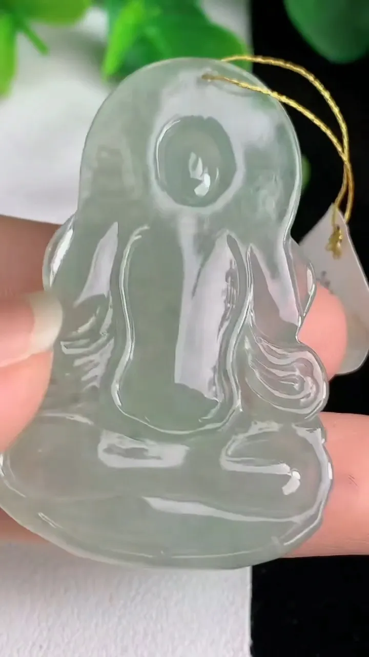 天然A货翡翠大势至观音菩萨吊坠，尺寸48.6-30-5.4，重量:14.97g
5月24日