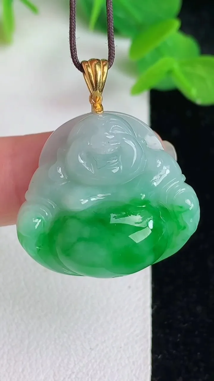 天然A货翡翠佛公吊坠，尺寸23.2-26-7.8，重量:8.03g
5月24日