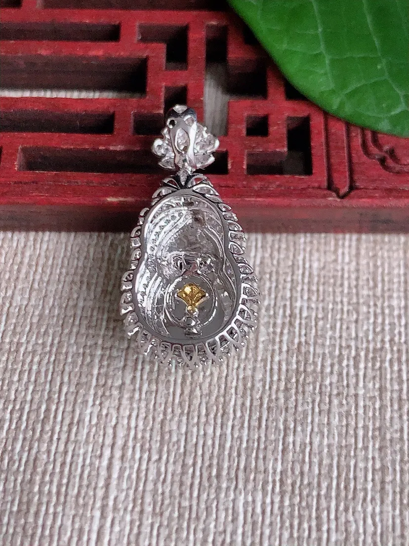 天然A货翡翠18K金伴阳绿葫芦吊坠尺寸27.3×13.7×9.5裸石14.8×8.6m量3.05g 