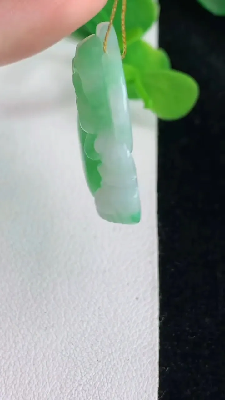 天然A货翡翠佛公吊坠，尺寸28-31-7，重量:10.30g
5月24日