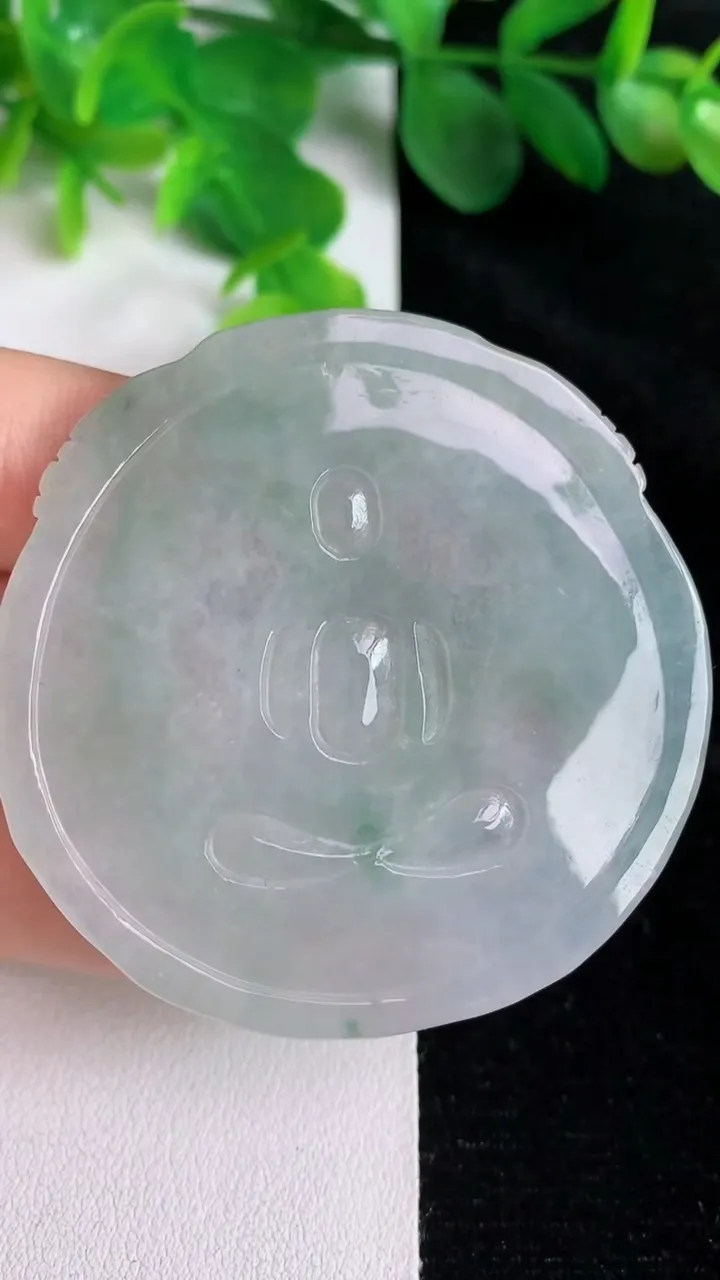 天然A货翡翠大日如来吊坠，尺寸54-53.6-5.7，重:29.09g
5月24日