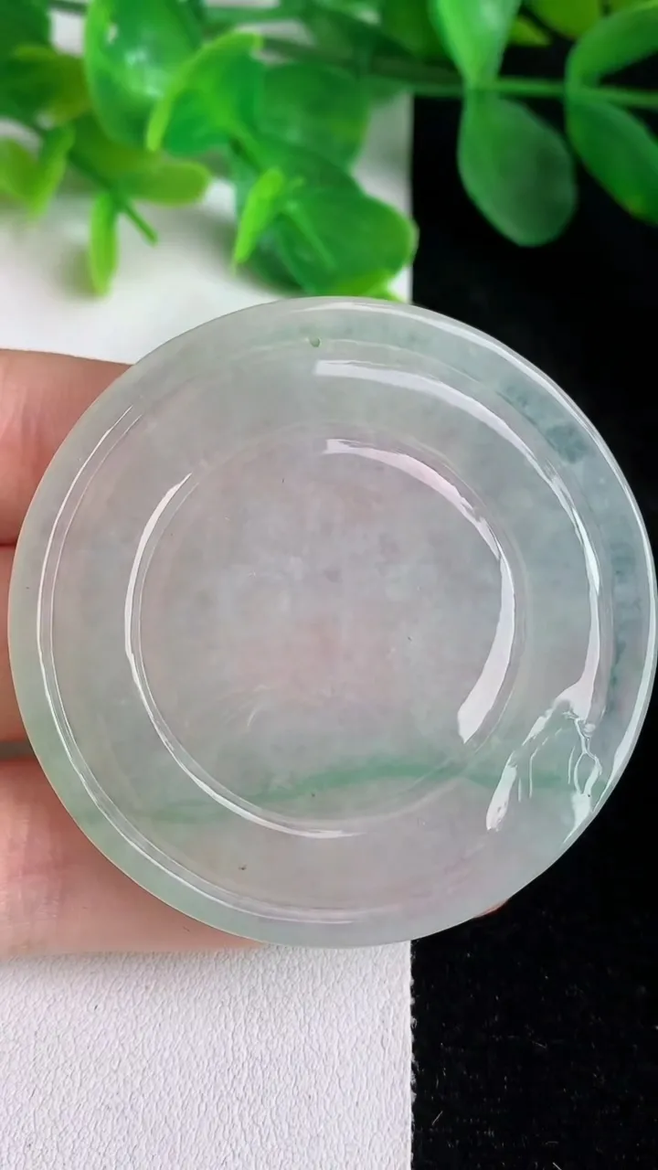天然A货翡翠山水牌吊坠，尺寸51.6-5.8，重量:31.26g
5月24日