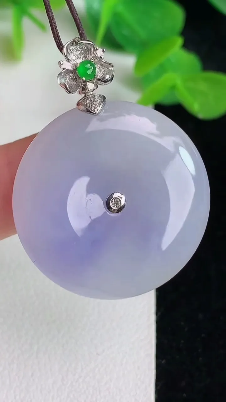 天然A货翡翠k金紫罗兰平安扣吊坠，尺寸28.5-5，重量:9.93g
5月24日
