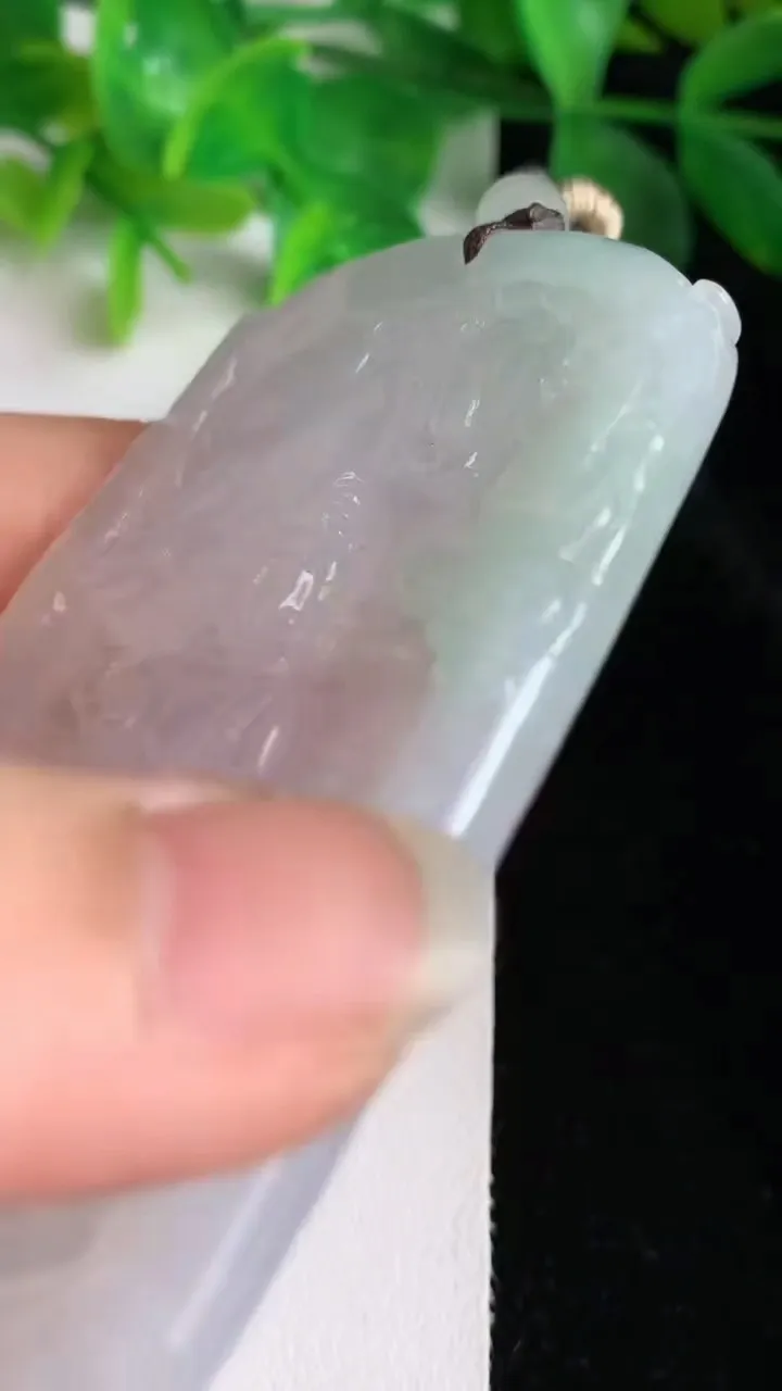 天然A货翡翠观音菩萨吊坠，尺寸73.7-46.4-5.6，重量:50.00g
5月24日