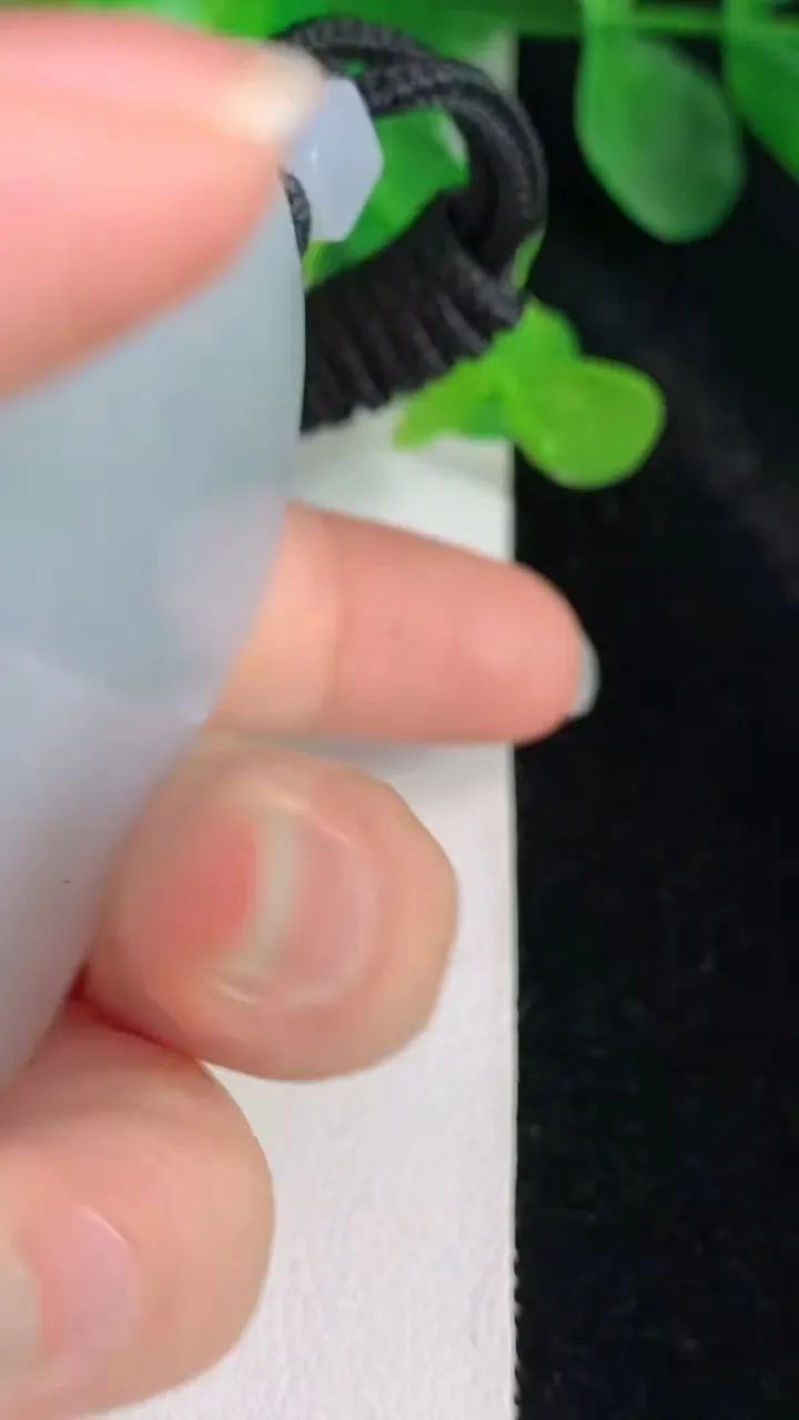 天然A货翡翠飘花观音菩萨吊坠，尺寸52-46-12.3，重量:73.57g
5月24日