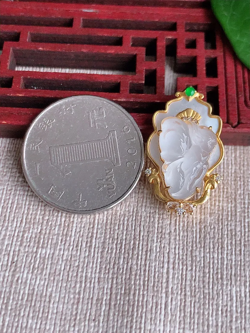 天然A货翡翠18K金伴白月光天使吊坠尺寸26.3×15.5×6裸石15.8×11.5m量3.70g 0523