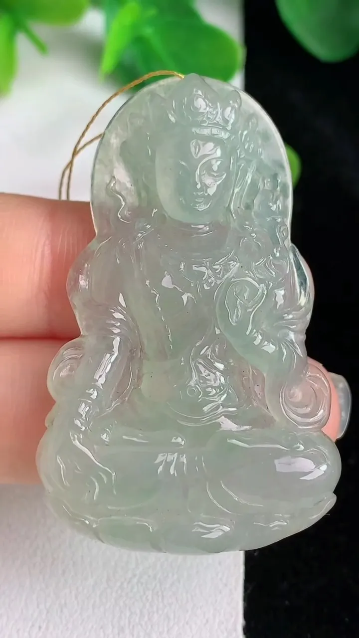 天然A货翡翠大势至观音菩萨吊坠，尺寸48.6-30-5.4，重量:14.97g
5月24日