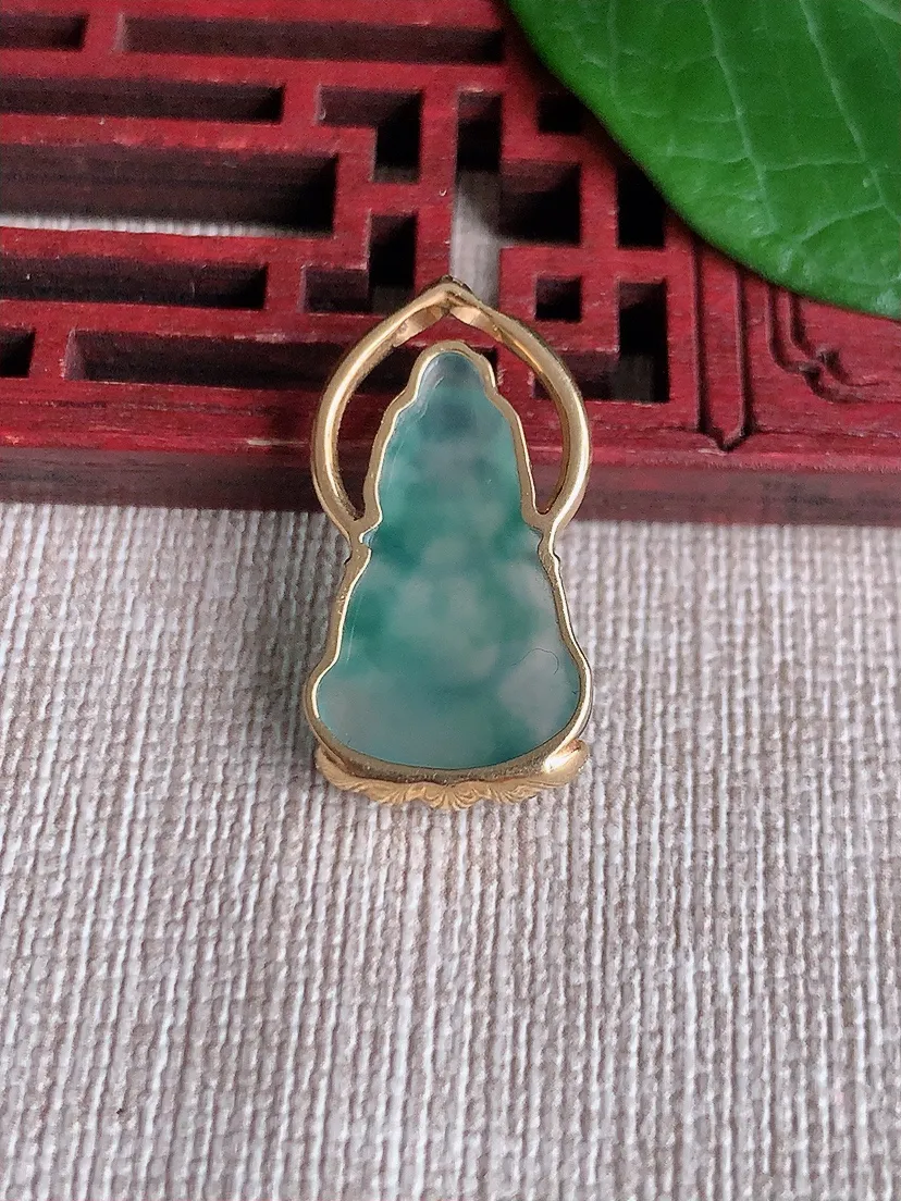 天然A货翡翠18K金伴飘花宝宝佛吊坠尺寸26×20.6×13.4×4.4m量3.72g 0523
