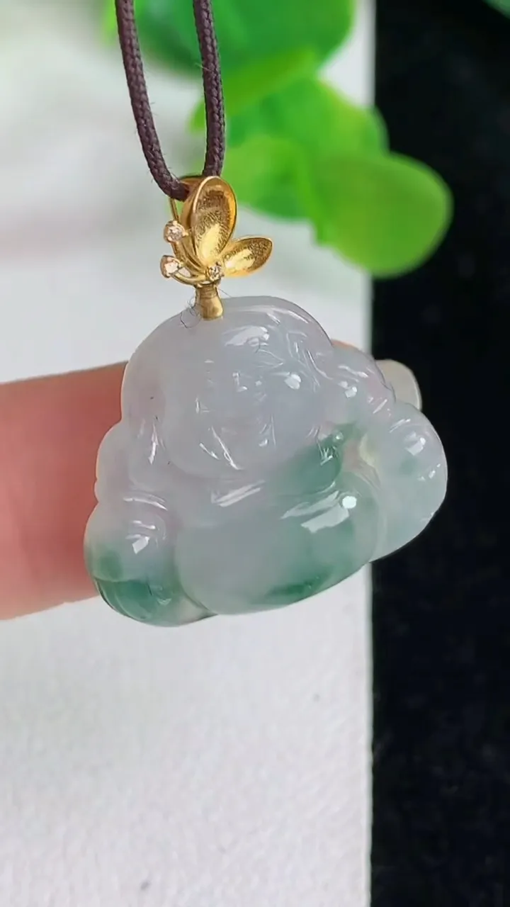 天然A货翡翠k金飘花佛公吊坠，尺寸18-20.8-3.7，重量:2.54g
5月24日
