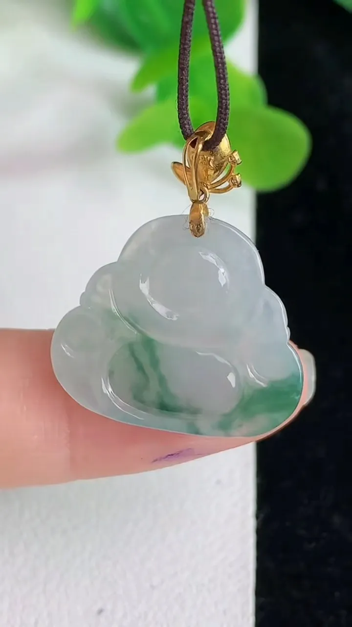 天然A货翡翠k金飘花佛公吊坠，尺寸18-20.8-3.7，重量:2.54g
5月24日