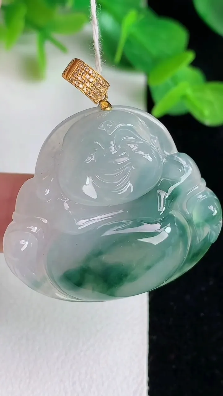 天然A货翡翠飘花佛公吊坠，尺寸31.5-35-5.4，重量:10.67g
5月24日