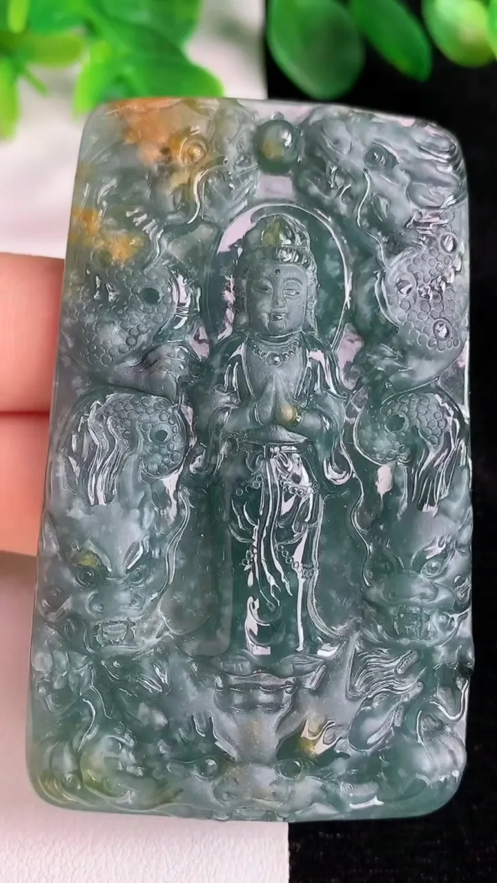 天然A货翡翠蓝水双彩九龙至尊 观音菩萨吊坠，尺寸70-42.7-6.6，重:40.59g
5月24日