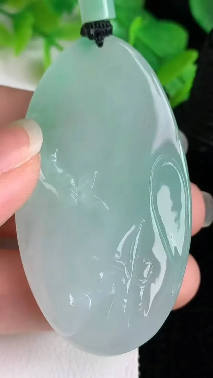 天然A货翡翠花开富贵吊坠，尺寸57.3-32-12.2，重量:42.46g
5月25日