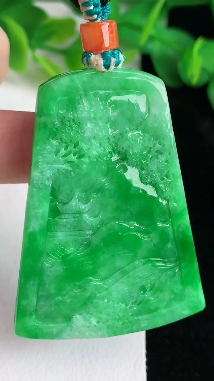天然A货翡翠山水牌吊坠，尺寸49-35.8-6，重量:26.72g
5月25日