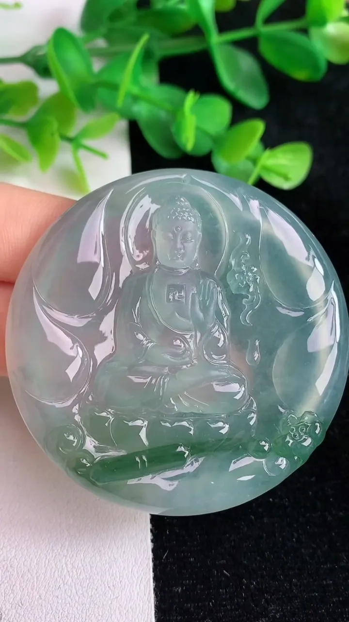 天然A货翡翠阿弥陀佛吊坠，尺寸55-6.2，重量:37.66g
5月25日