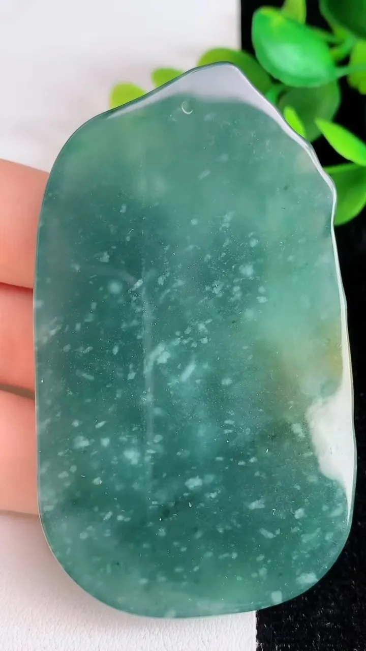 天然A货翡翠蓝水双彩祥龙观音菩萨吊坠，尺寸73-42-7.2，重:47.93g
5月25日