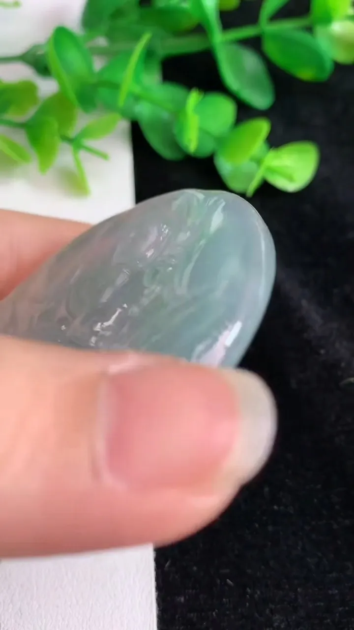 天然A货翡翠阿弥陀佛吊坠，尺寸55-6.2，重量:37.66g
5月25日