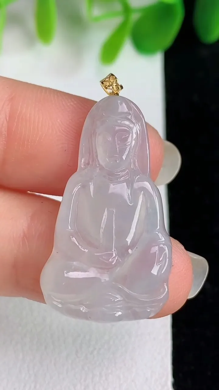 天然A货翡翠白冰素衣观音吊坠，尺寸30-17-3.8，重量:3.48g
5月25日