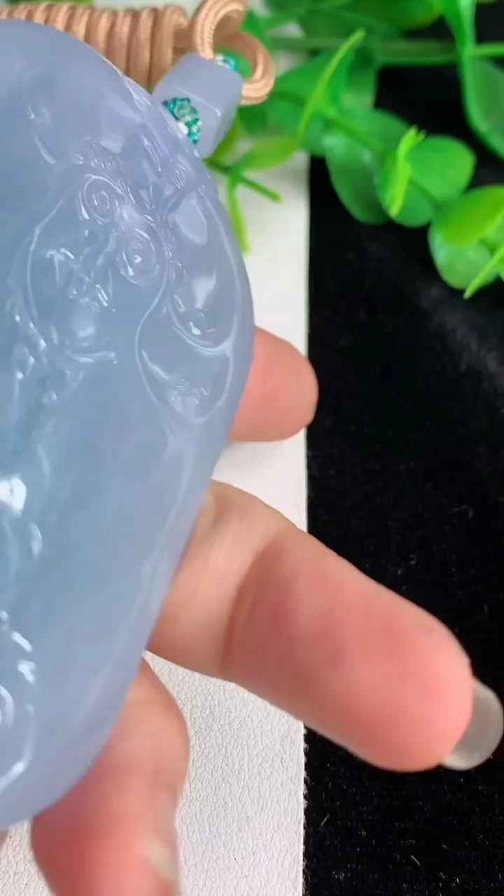 天然A货翡翠紫罗兰大势至观音菩萨吊坠，尺寸78-47-12，重量:99.82g
5月25日
