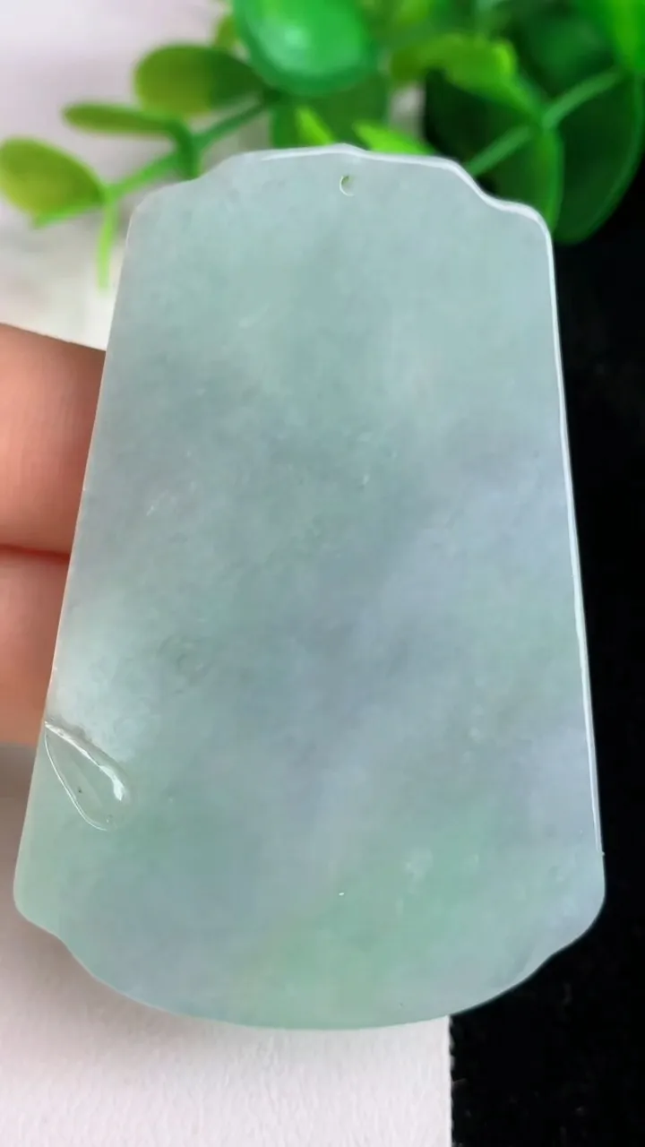 天然A货翡翠普贤菩萨吊坠，尺寸62-41-4.6，重量:23.63g
5月25日