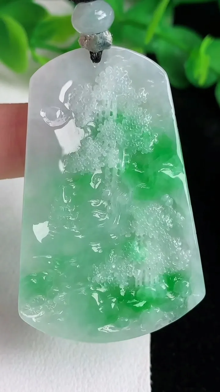 天然A货翡翠山水大势至观音菩萨吊坠，尺寸51.5-33.6-5.8，重量:22.22g
5月25日