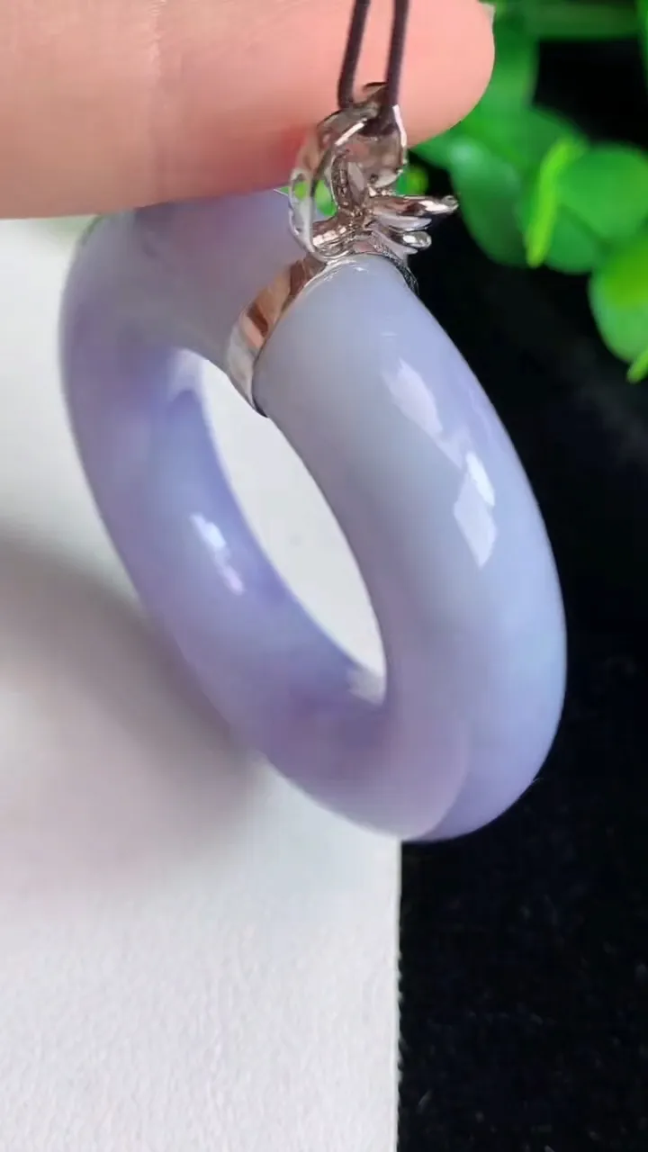 天然A货翡翠k金紫罗兰平安环吊坠，尺寸52.2-11.3，重量:48.00g
5月25日