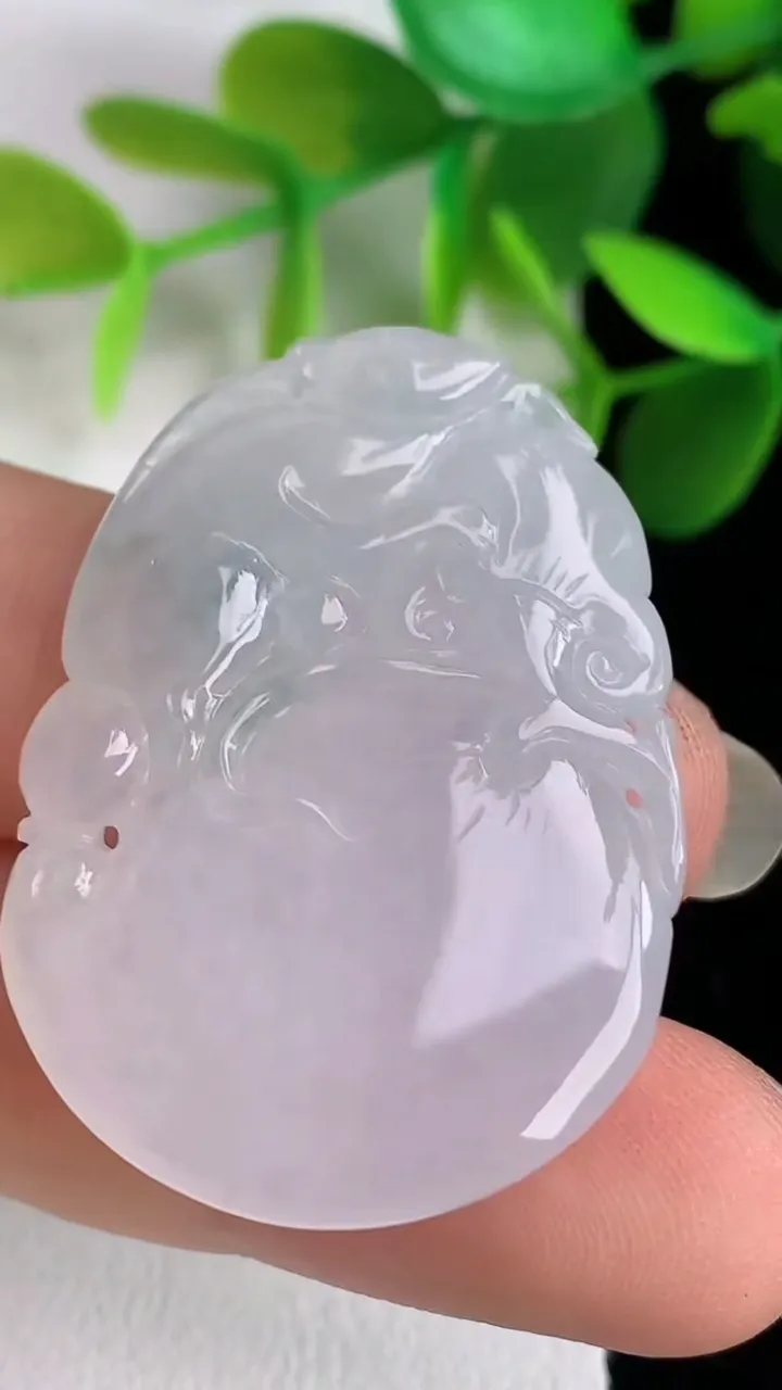 天然A货翡翠飘花灵猴献瑞 寿桃吊坠，尺寸37-27.1-6.1，重:12.89g
5月25日