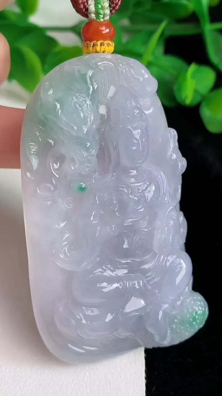 天然A货翡翠祥龙大势至观音菩萨吊坠，尺寸70.2-41-12.7，重量:68.80g
5月25日