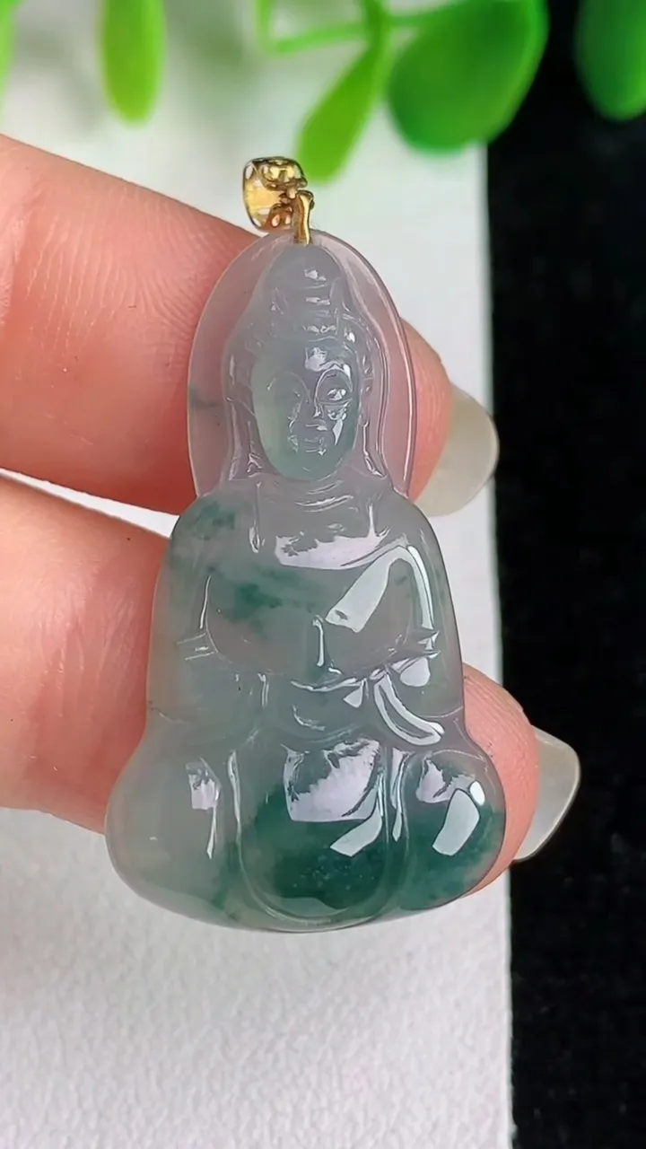 天然A货翡翠k金飘花素衣观音吊坠，尺寸31.8-18.4-3.5，重量:3.51g
5月25日