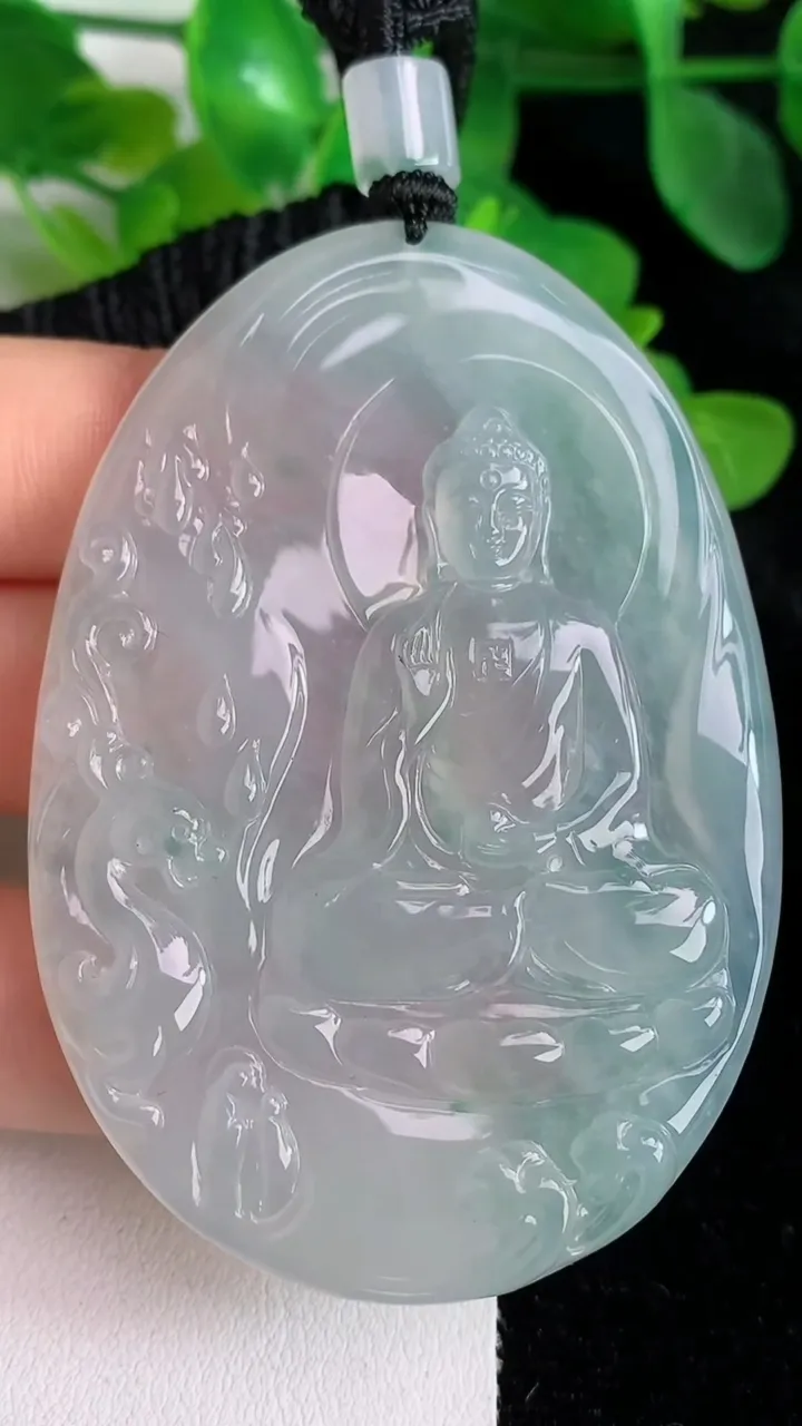 天然A货翡翠白冰阿弥陀佛吊坠，尺寸67-46.8-5.2，重量:38.48g
5月25日