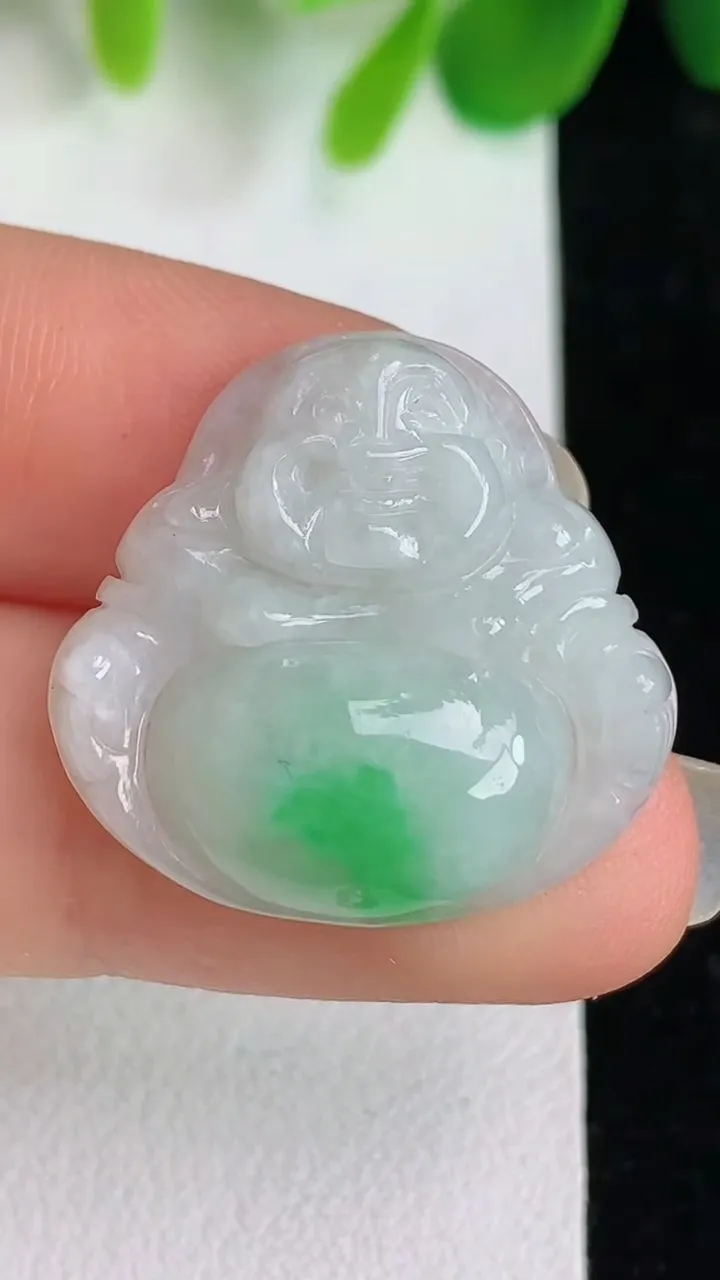 天然A货翡翠佛公吊坠，尺寸22.6-23.7-5.3，重量:4.20g
5月25日