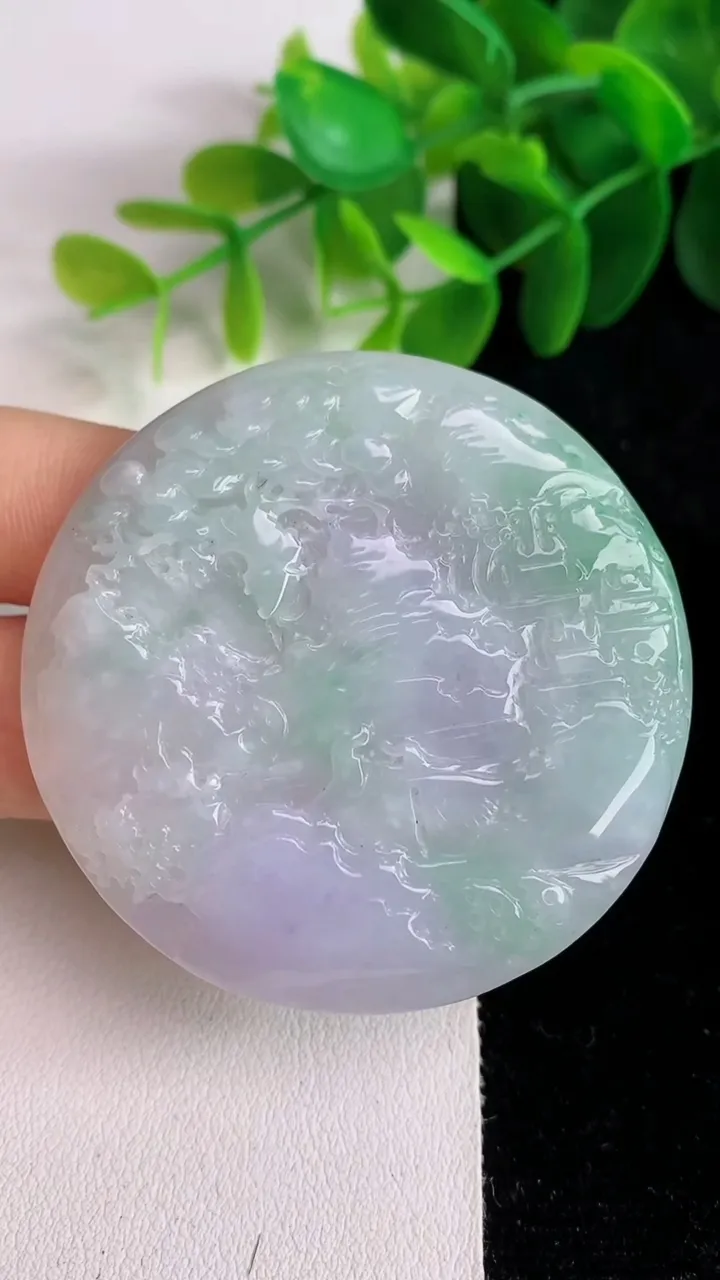 天然A货翡翠春带彩 紫罗兰山水牌吊坠，尺寸52-5.3，重量:31.92g
5月26日