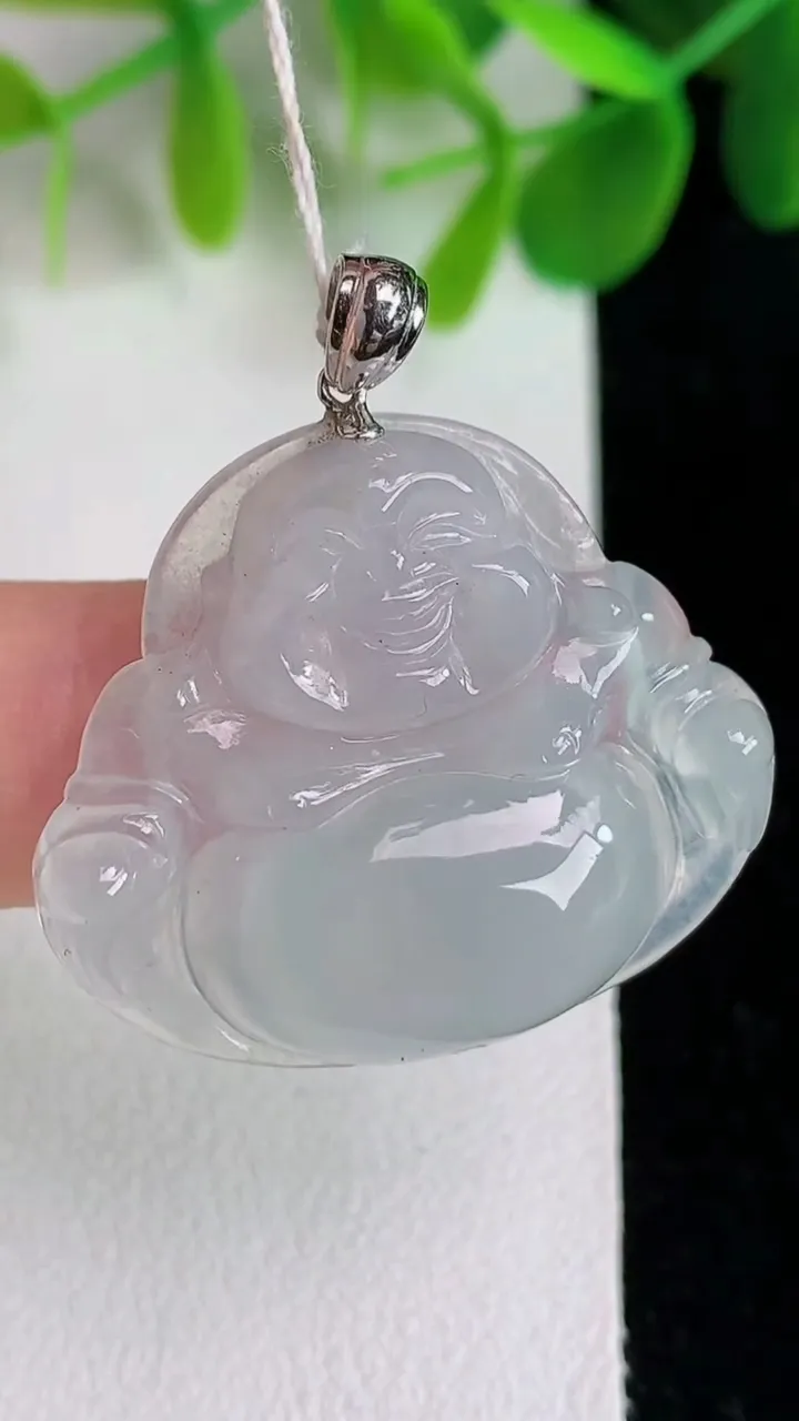 天然A货翡翠白冰佛公吊坠，尺寸26-30.7-6，重量:6.70g
5月26日