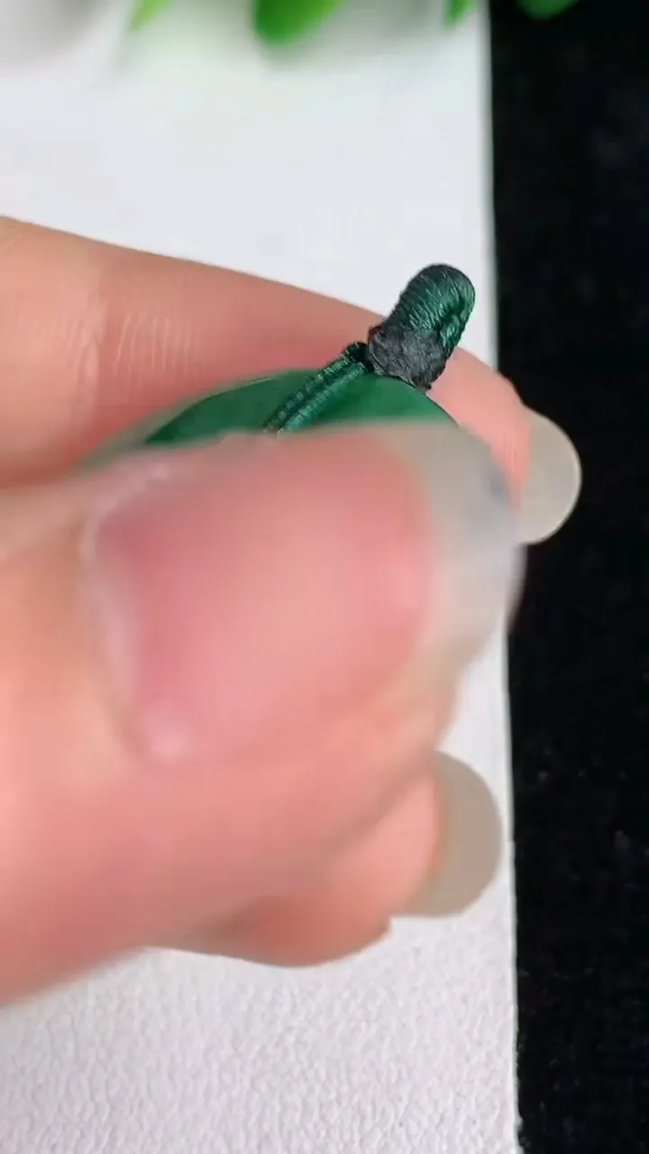 天然A货翡翠平安扣吊坠，尺寸25.8-5，重量:7.57g
5月26日