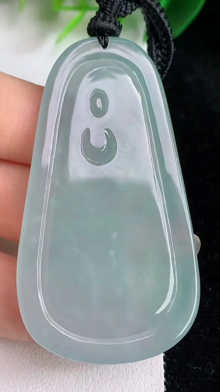 天然A货翡翠普贤菩萨吊坠，尺寸59.3-32.5-5，重量:24.25g
5月26日