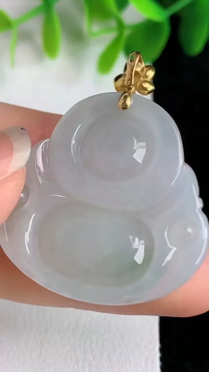 天然A货翡翠佛公吊坠，尺寸30.3-32.6-7.2，重量:11.35g
5月26日