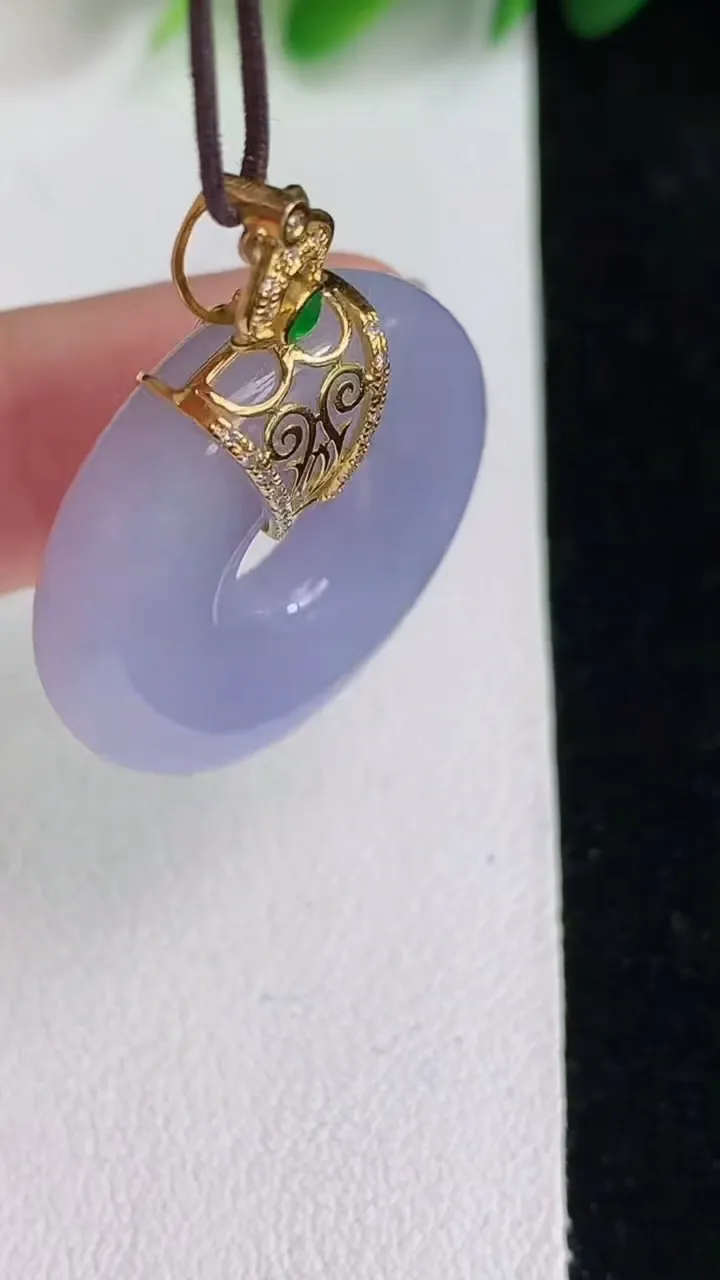 天然A货翡翠k金紫罗兰平安环吊坠，尺寸26.2-6.2，重量:10.05g
5月26日