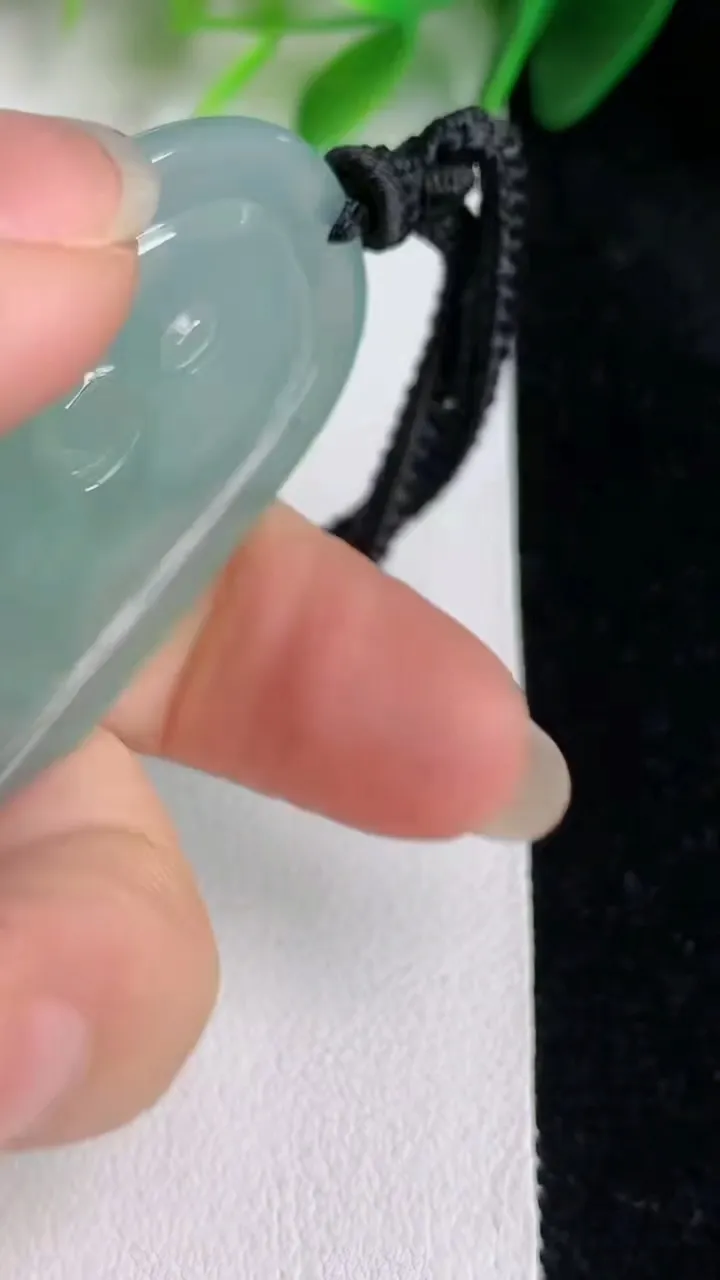 天然A货翡翠普贤菩萨吊坠，尺寸59.3-32.5-5，重量:24.25g
5月26日