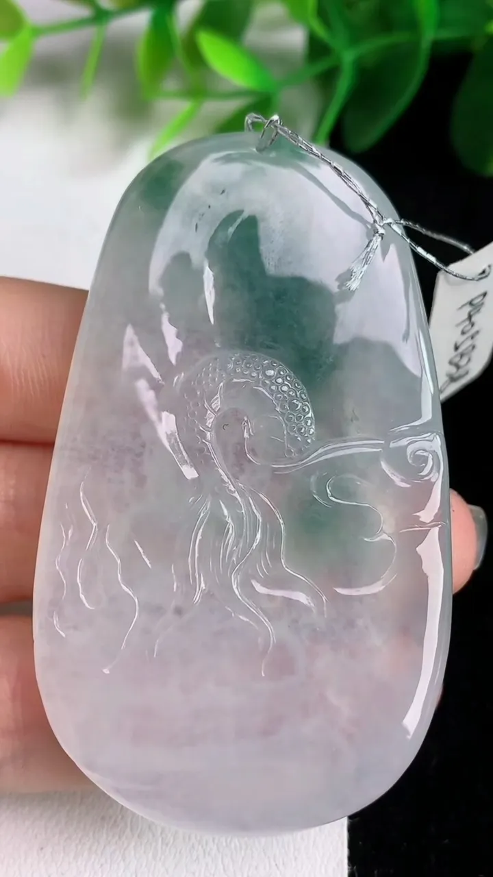 天然A货翡翠飘花祥龙大势至观音菩萨吊坠，尺寸65.2-38.3-6，重量:33.00g
5月26日