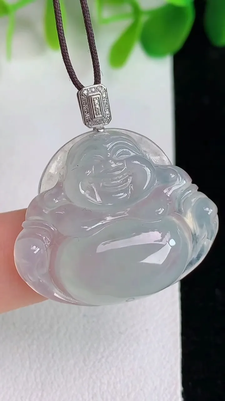 天然A货翡翠白冰佛公吊坠，尺寸23.5-28.8-5.8，重量:6.18g
5月26日