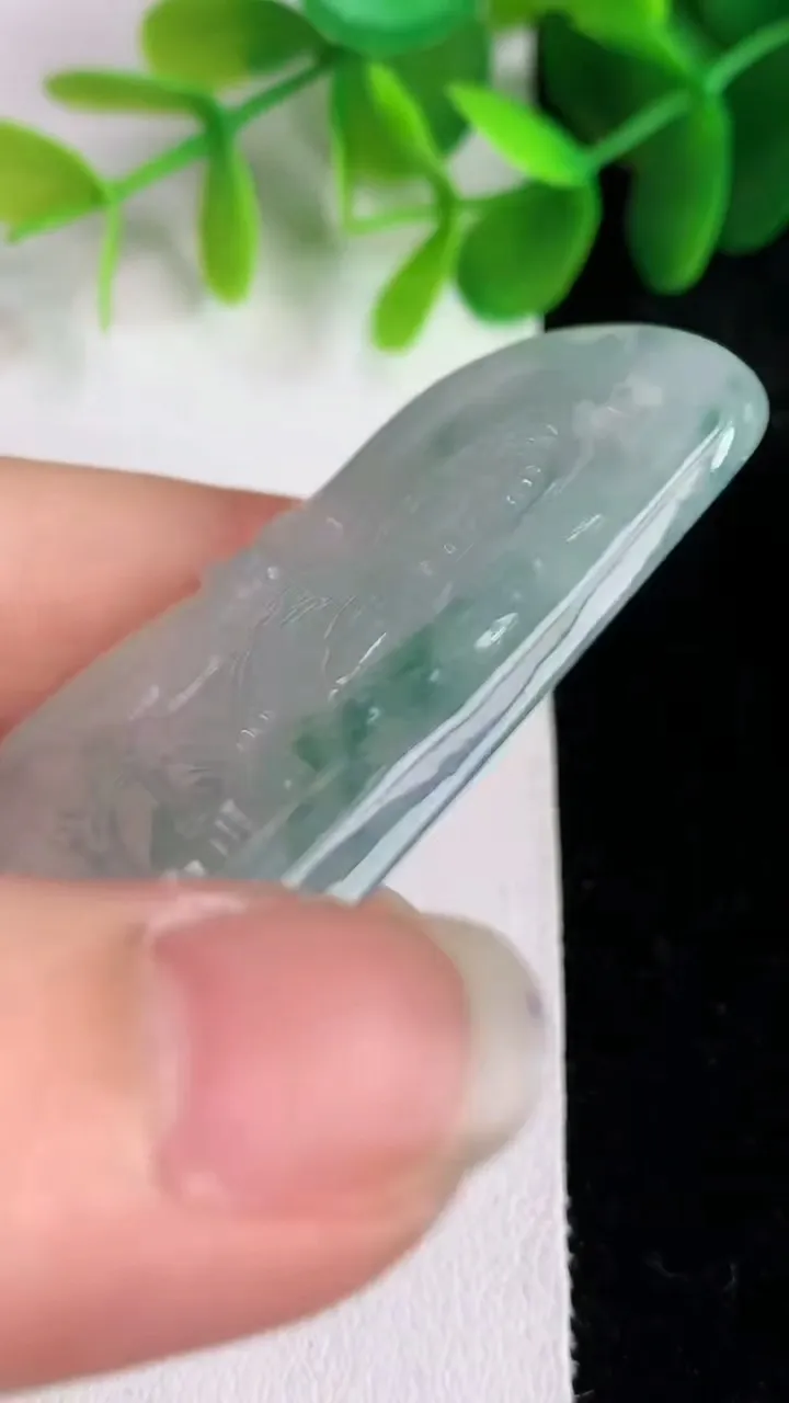 天然A货翡翠飘花文殊菩萨吊坠，尺寸62.5-37.3-4.5，重量:23.57g
5月26日