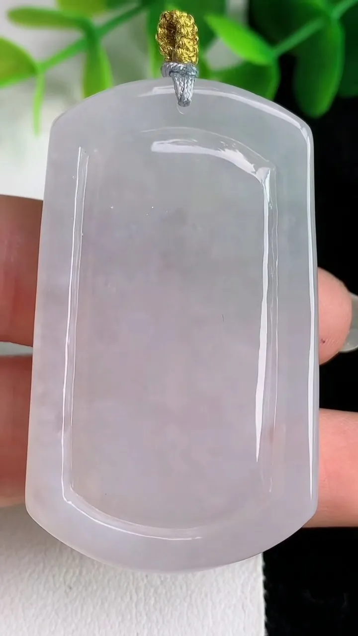 天然A货翡翠白冰生肖猴吊坠，尺寸50-30-9，重量:25.66g
5月26日