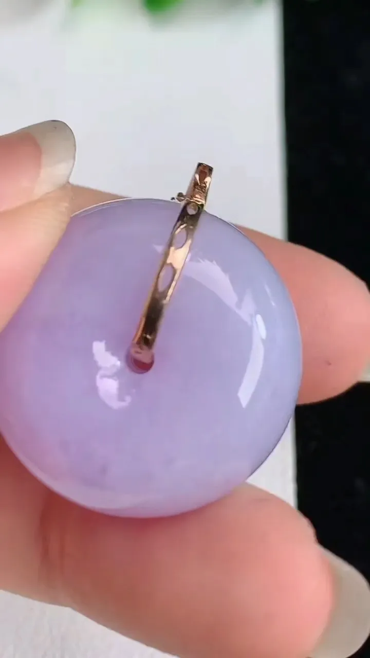 天然A货翡翠k金紫罗兰路路通吊坠，尺寸23-12.5，重量:15.00g
5月26日