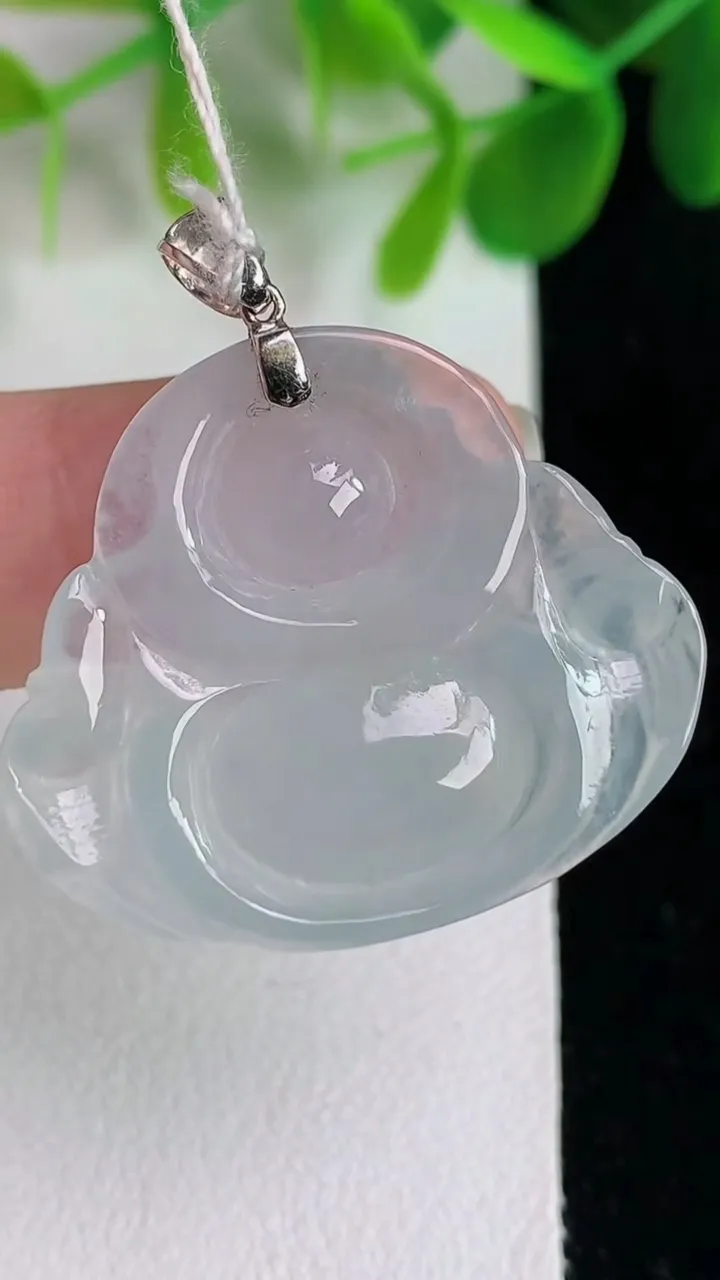 天然A货翡翠白冰佛公吊坠，尺寸26-30.7-6，重量:6.70g
5月26日