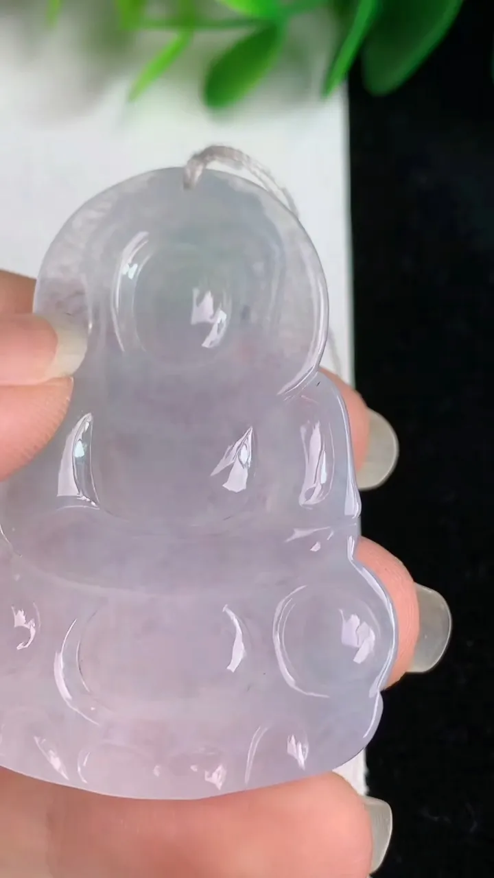 天然A货翡翠观音菩萨吊坠，尺寸50-34.6-5.6，重量:16.85g
5月26日