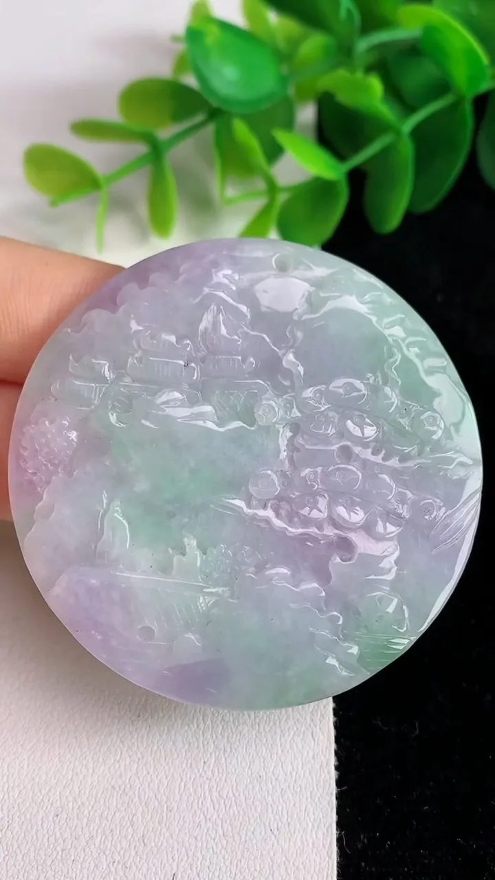 天然A货翡翠春带彩 紫罗兰山水牌吊坠，尺寸52-5.7，重量:33.70g
5月26日